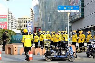 要冻感冒了！麦尼昂本场数据：仅有8次触球，6次传球